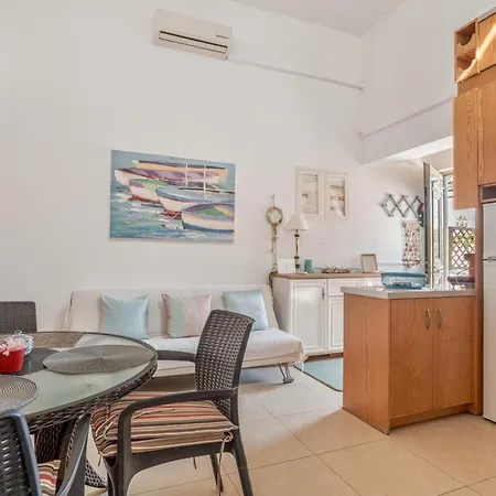 Marias Charming Mezonet 別荘 Fokata