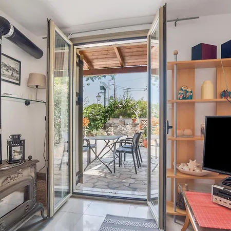 Marias Charming Mezonet Casa de Férias Fokata