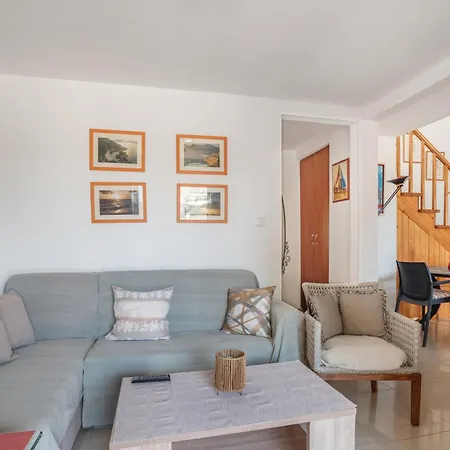 Marias Charming Mezonet Holiday home *