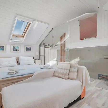 Marias Charming Mezonet Holiday home Fokata