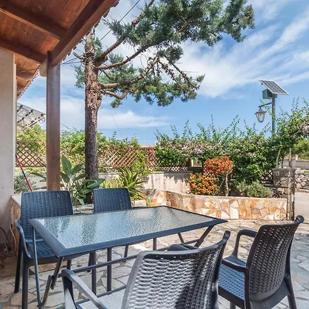 Holiday home Marias Charming Mezonet