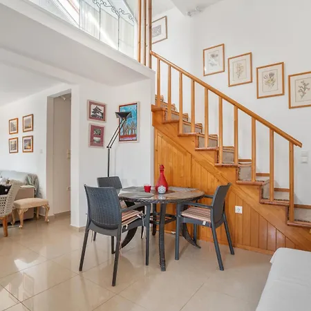 Marias Charming Mezonet Holiday home *